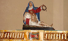 聖堂内のピエタ像