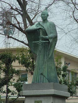 高槻城跡公園　高山右近像