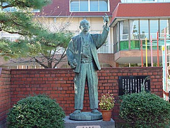 高山右近像