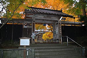 本行寺　山門