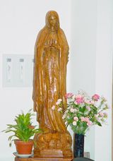 聖堂の聖母マリア像
