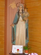 聖堂内　聖母マリア像