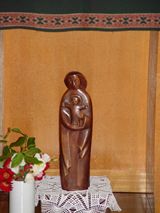 聖堂内の聖母子像