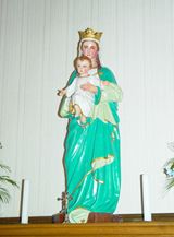 聖堂内のマリア像