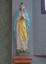 聖堂内　聖母像
