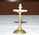祭壇上の十字架